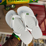 Havaianas Brasil (Branco) + Pin Cachorro Caramelo