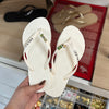 Chinelo Colcci Rio 158.01.00901 + Pin Brasil + Cachorro Caramelo e Brasil Logo