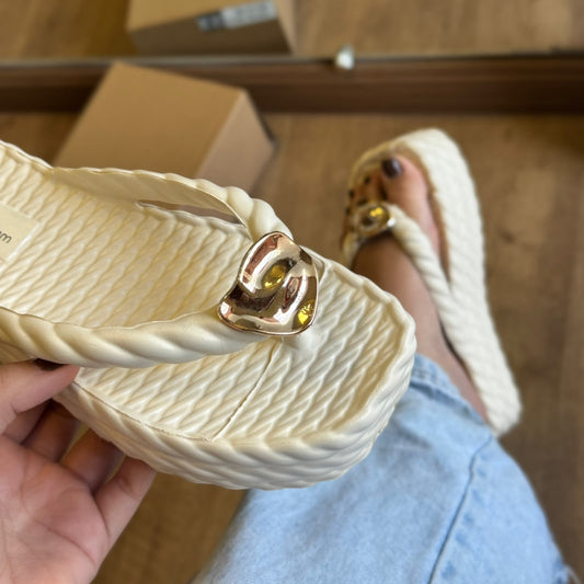 Tamanco Confort Dream Detalhe Dourado 810