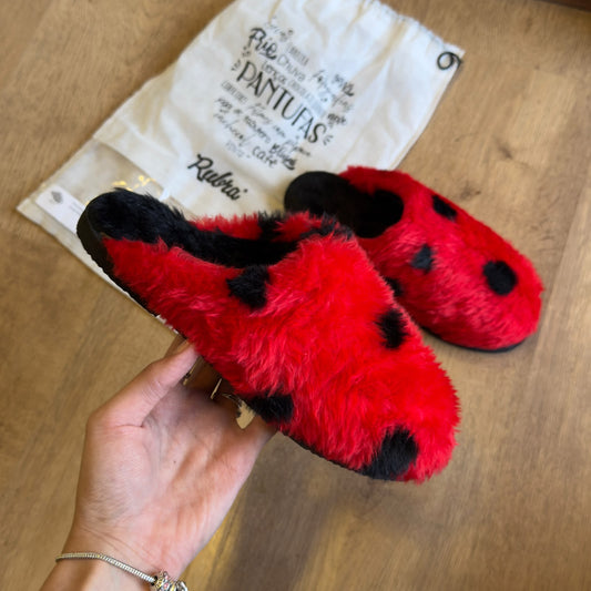 Pantufa Rubra Pelúcia 24