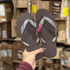 Havaianas Top (Café) + Pin Brasil + Pin Nome (A-D)