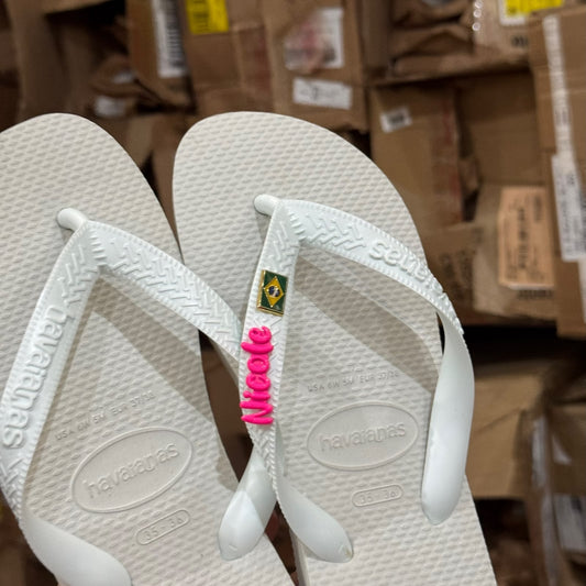 Havaianas Top (Branco) + Pin Brasil + Pin Nome (E-K)