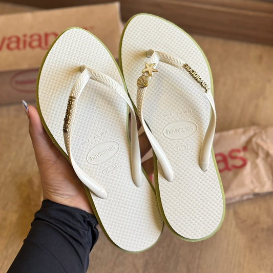 Havaianas Slim Point + Pin Estrela-do-mar e Concha