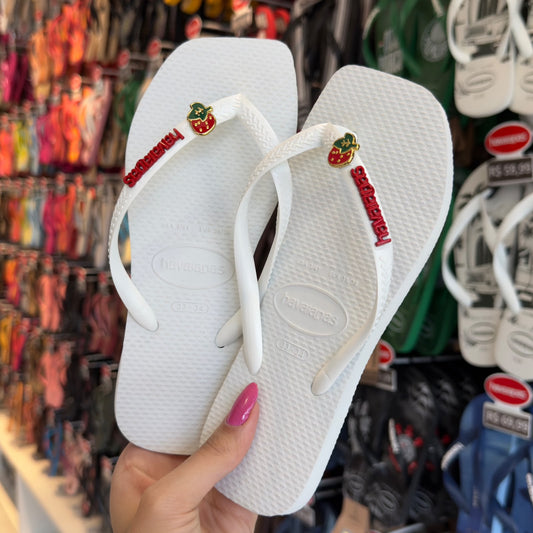 Havaianas Slim Square + Pin Frutas + Placa Logo
