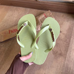 Havaianas Top + Placa Logo + Pin Oncinha