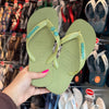 Havaianas Top + Placa Logo + Pin Estrela do Mar + Pin Concha