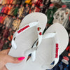 Havaianas Top + Placa Logo Vermelho + Pin Cereja E Coração