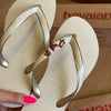 Havaianas Aura + Pin Ancôra + Pin Coração + Pin Tartaruga