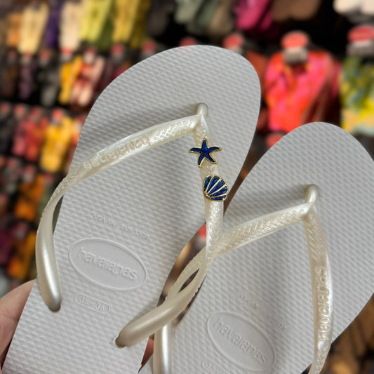 Havaianas Slim + Pin Estrela do Mar e Concha