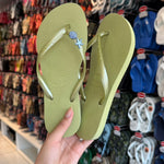 Havaianas Slim + Pin Estrela do Mar e Concha