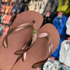 Havaianas Top + Pin Brasil + Pin Cachorro Salsicha