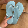 Havaianas Slim + Pin Ponto De Luz + Pin Olho Grego