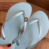 Havaianas Slim + Pin Ponto De Luz + Pin Olho Grego