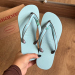 Havaianas Aura Glossy + Pin Estrela, Concha e Sereia
