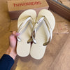 Havaianas Aura + Pin Ponto de Luz e Olho Grego Rosa