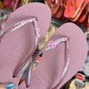 Havaianas Slim + Pin Barbie e Letreiro