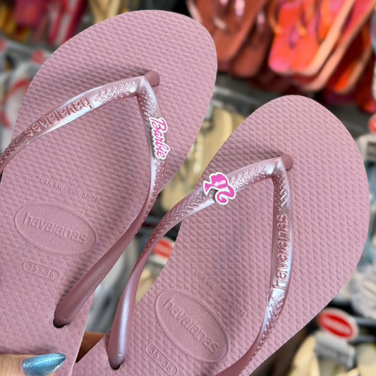 Havaianas Slim + Pin Barbie e Letreiro