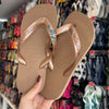 Havaianas Top + Pin Ponto de Luz + Pin Conha + Pin Sereia