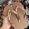 Havaianas Top + Pin Tartaruga + Pin Concha e Estrela do Mar