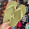 Havaianas Top + Pin Tartaruga + Pin Concha e Estrela do Mar