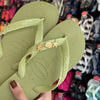 Havaianas Top + Pin Tartaruga + Pin Concha e Estrela do Mar