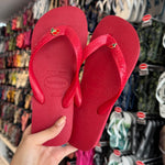 Havaianas Top + Pin Cereja e Pimenta