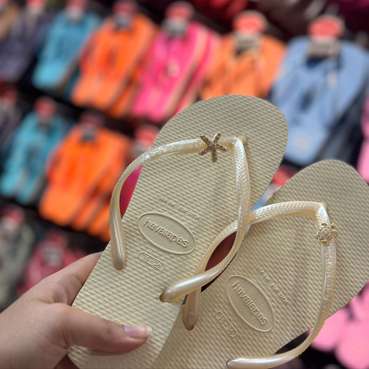 Havaianas Slim + Pingente Estrela do mar e Tartaruga