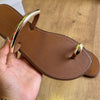 Sandalia Rasteira Arezzo Detalhe Dourado no Dedo Z191790001