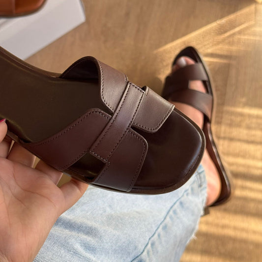 Rasteira Arezzo Couro Bico Quadrado Tiras A131570001