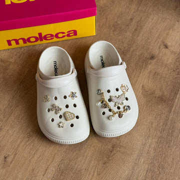 Babuche Moleca Casual 5832.100 + Charms