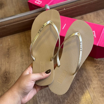 Chinelo de Dedo Arezzo Tira Metalizada A121720001