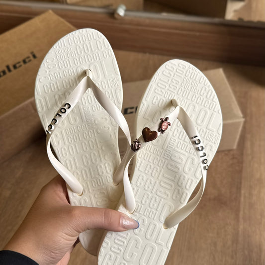 Chinelo Colcci Rio 158.01.00901 + Pin Tartaruga + Pin Âncora + Pin Coração