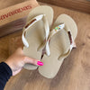 Havaianas Top + Placa Logo + Pin Tucano e Coqueiro - Areia
