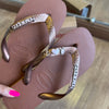 Havaianas Top + Placa Logo + Pin Tartaruga + Pin Âncora + Pin Coração