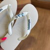 Havaianas Top + Placa Logo + Pin Tartaruga + Pin Âncora + Pin Coração
