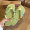 Havaianas Top + Placa Logo + Pin Tartaruga + Pin Âncora + Pin Coração