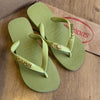 Havaianas Top + Placa Logo Dourada + Pin Estrela E Concha