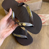 Havaianas Top + Placa Logo Dourada + Pin Estrela E Concha