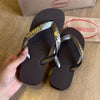 Havaianas Top + Placa Logo Dourada + Pin Estrela E Concha