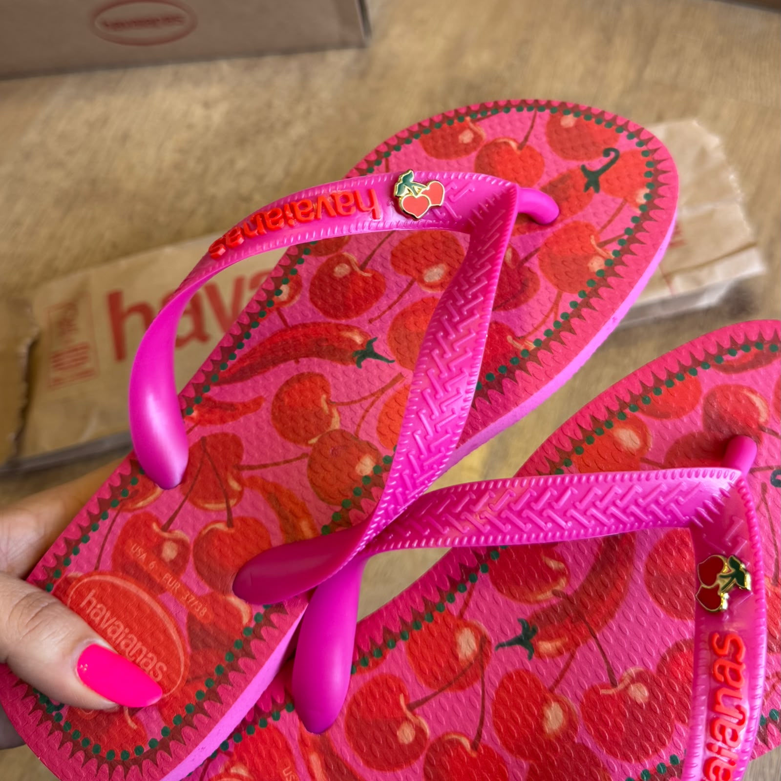 Havaianas Top Fresh Mood FC + Pin Cereja - Rosa Flux