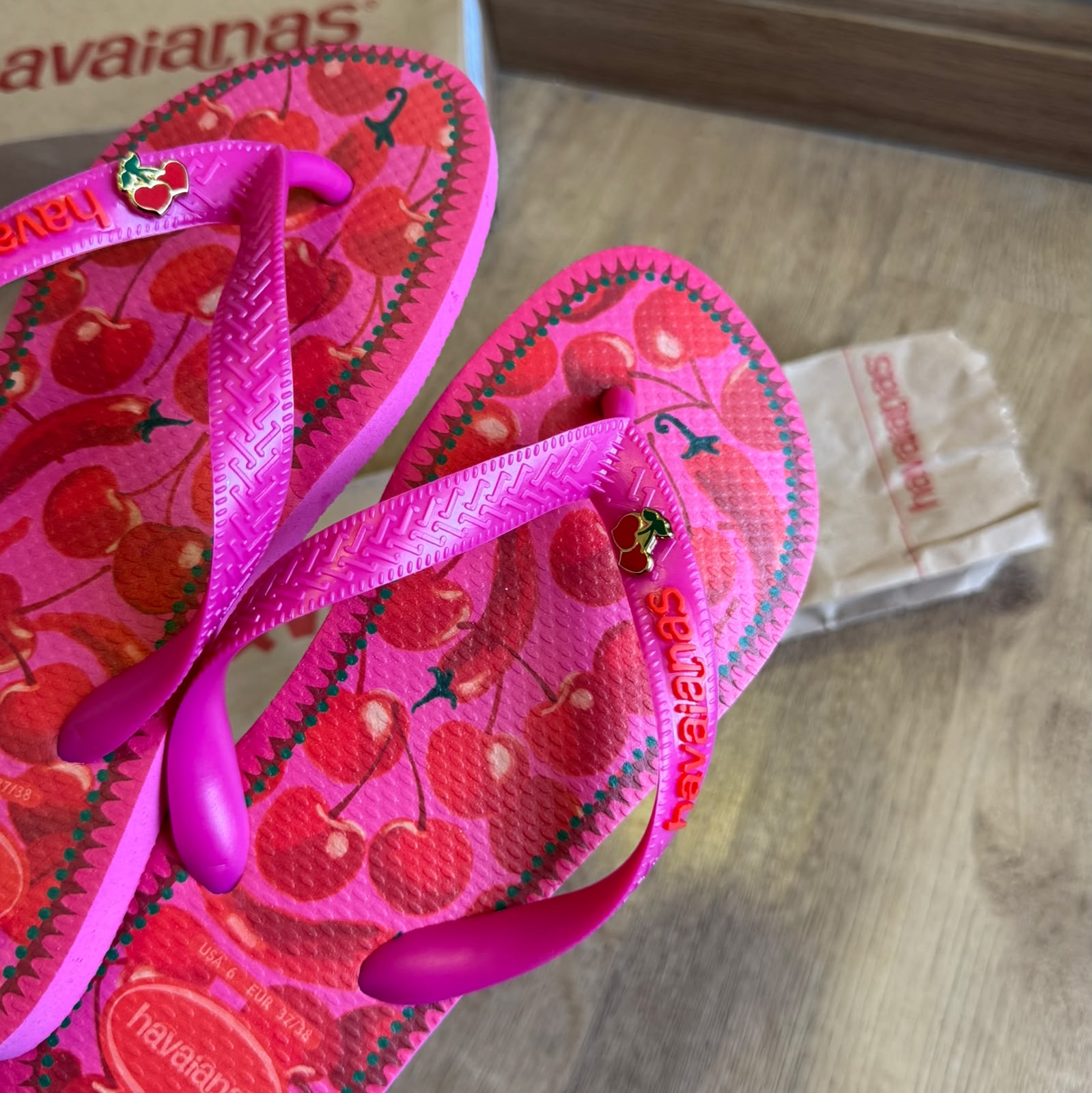 Havaianas Top Fresh Mood FC + Pin Cereja - Rosa Flux
