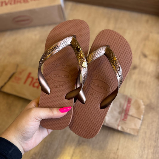 Havaianas Top Ferrugem + Pin 3 Corações Degradê - Ferrugem