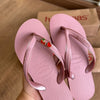 Havaianas Aura + Pin Cereja e Coração - Argila Roxa