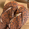 Havaianas Slim Animals + Pin Coração Marrom e Pin Oncinha