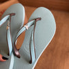 Havaianas Aura Glossy + Pin Estrela, Concha e Sereia