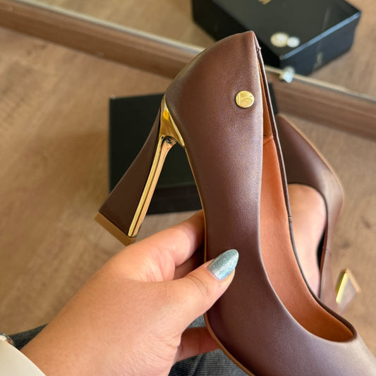 Scarpin Vizzano Detalhe Dourado Bico Fino 1388.200