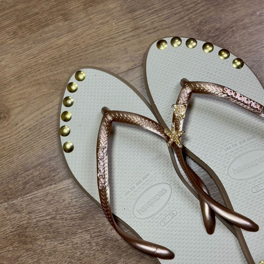 Havaianas Slim Point + Pin Tartaruga e Estrela do Mar + Pontos de Luz