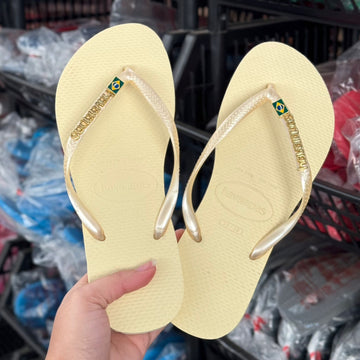 Havaianas Slim + Pin Brasil + Placa Logo