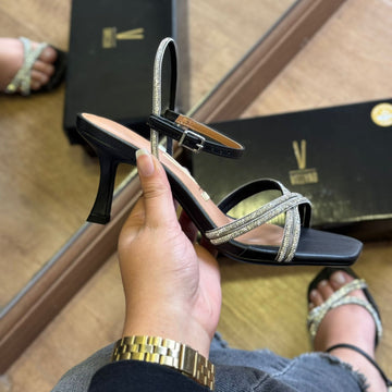 Sandália Vizzano Salto Fino Tiras Brilhosas 6536.105