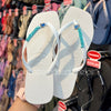 Havaianas Slim Square (Branco) + Placa Logo e Pingente Coração Strass